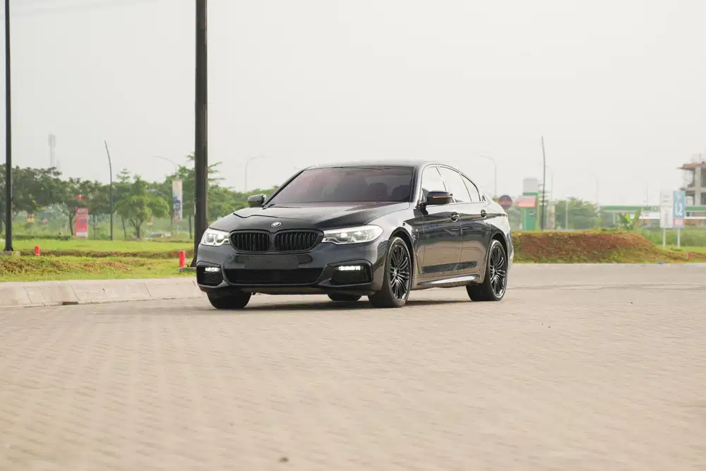 TERMURAH DI PASARAN! BMW 520i M Sport LCI (Edition 75th) 2021 (G30)