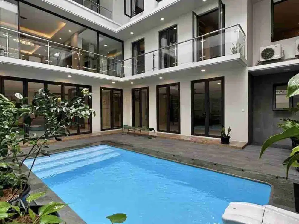 PRIME AREA MODERN TROPICAL HOUSE DI MEGA KUNINGAN