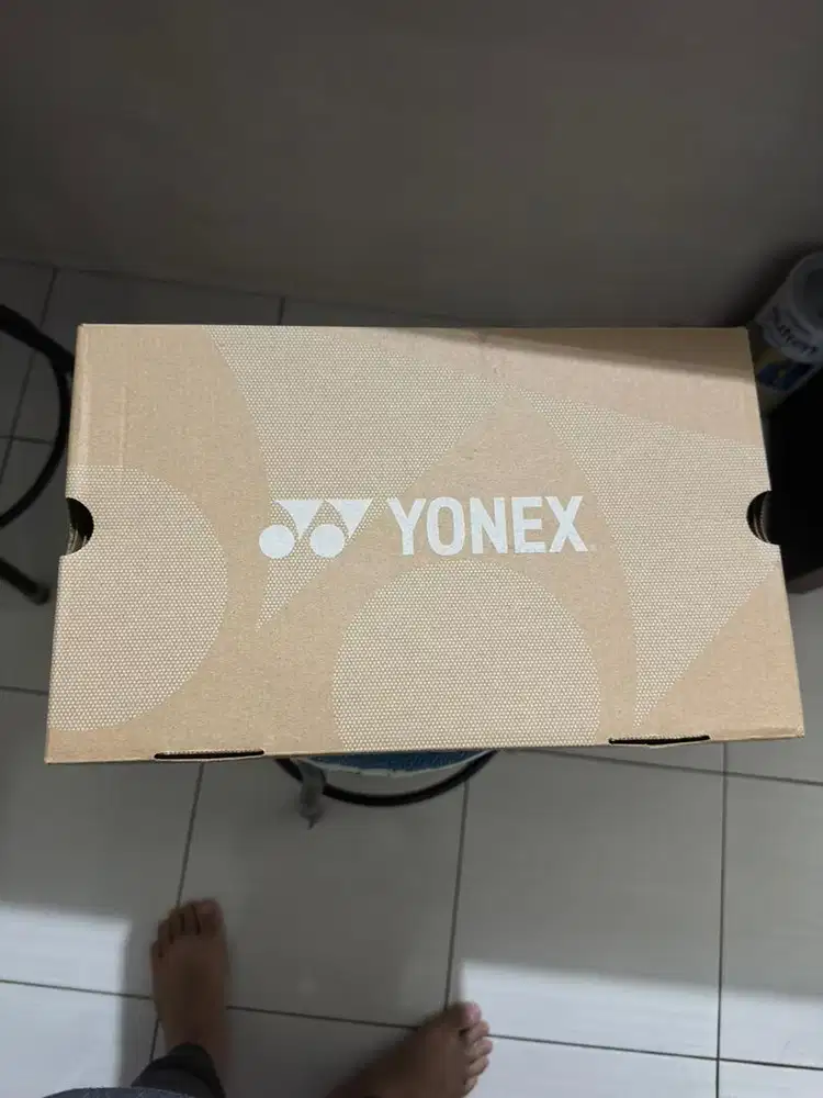 Sepatu Yonex GRAPHITE THROTTLE