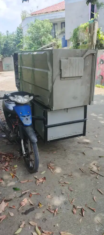 Menerima barang rusak