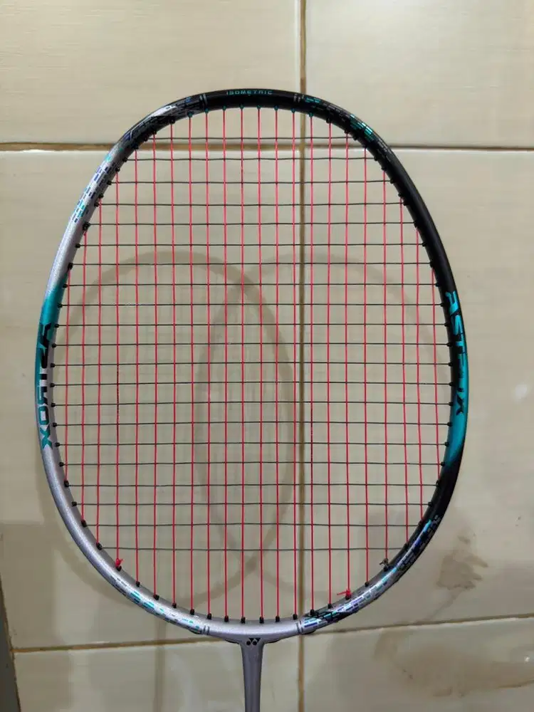 Raket Bulutangkis Yonex Astrox
