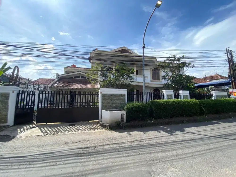 KONTRAK RUMAH MEWAH SETRASARI JALAN UTAMA SIAP HUNI FULL RENOVASI HARGA NEGO!