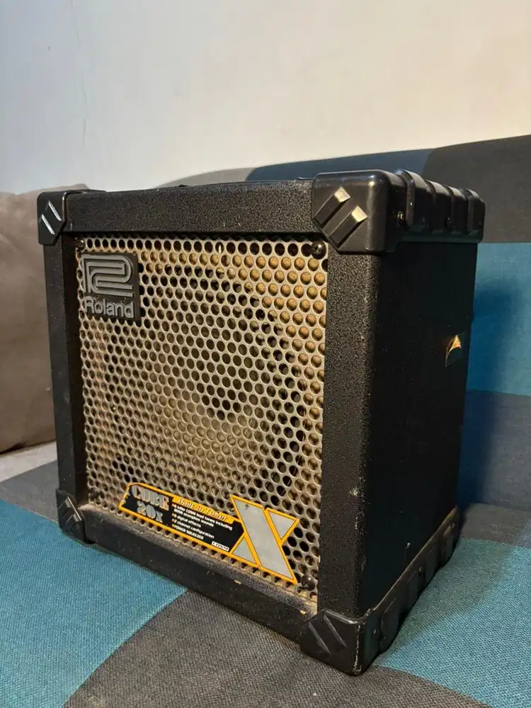 AMPLIFIER ROLAND CUBE 20X