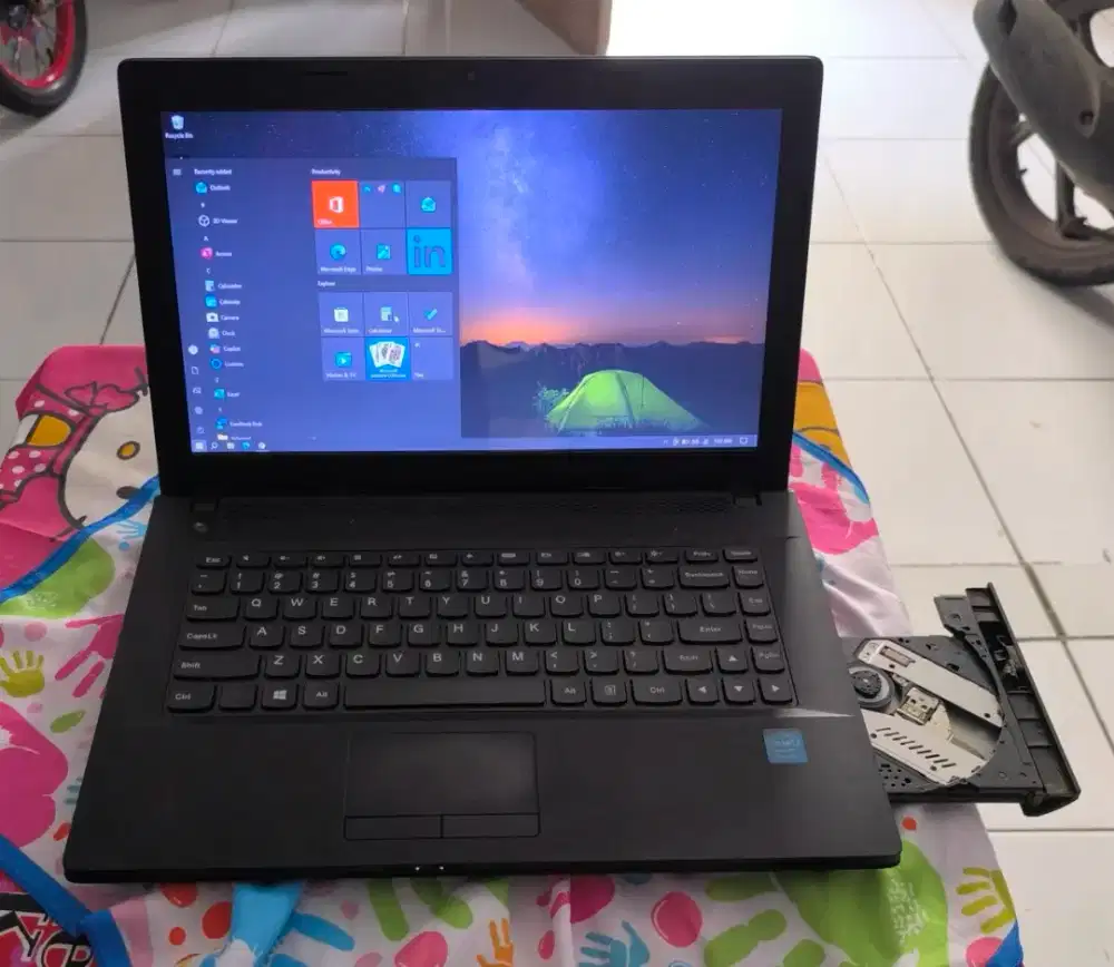 Laptop lenovo semua normal ram 4/500 batre 2 jam wind 10 siap pakai