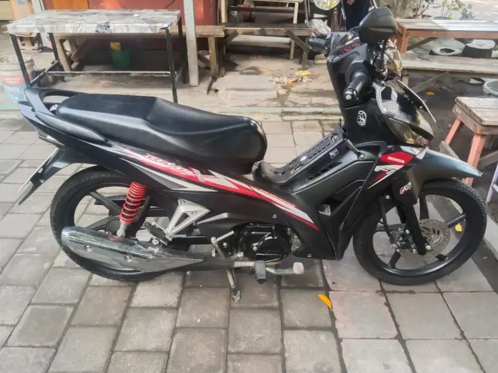 DIJUAL REVO X TH. 2024 PLAT W  DIJAMIN MULUS DAN NO PR