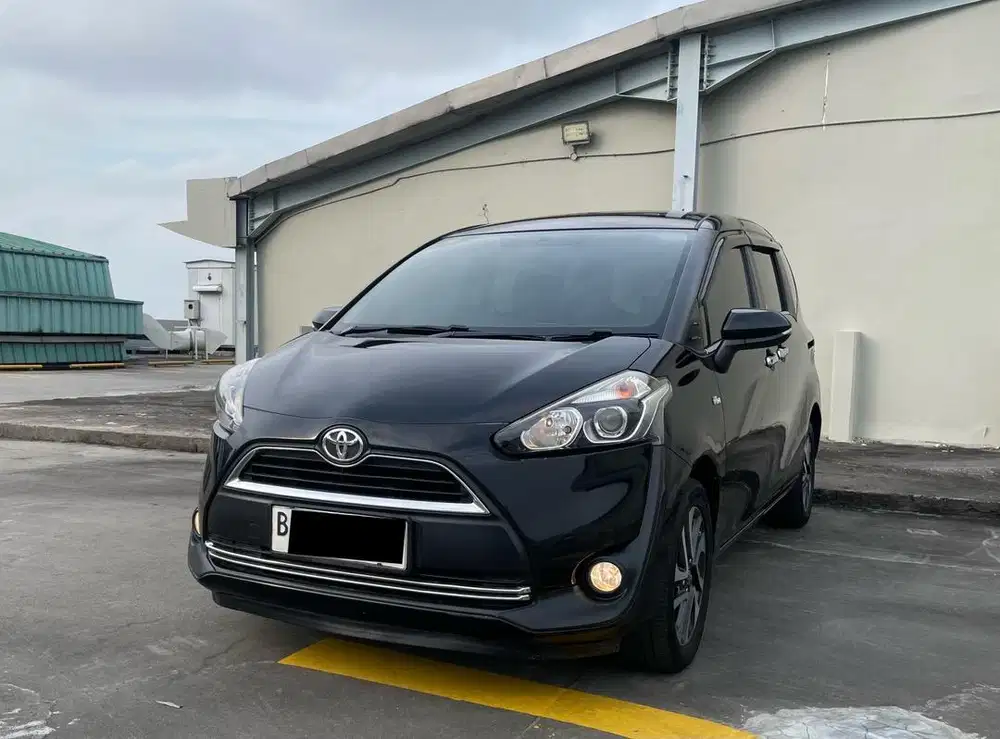 Toyota Sienta V 2016 Automatic