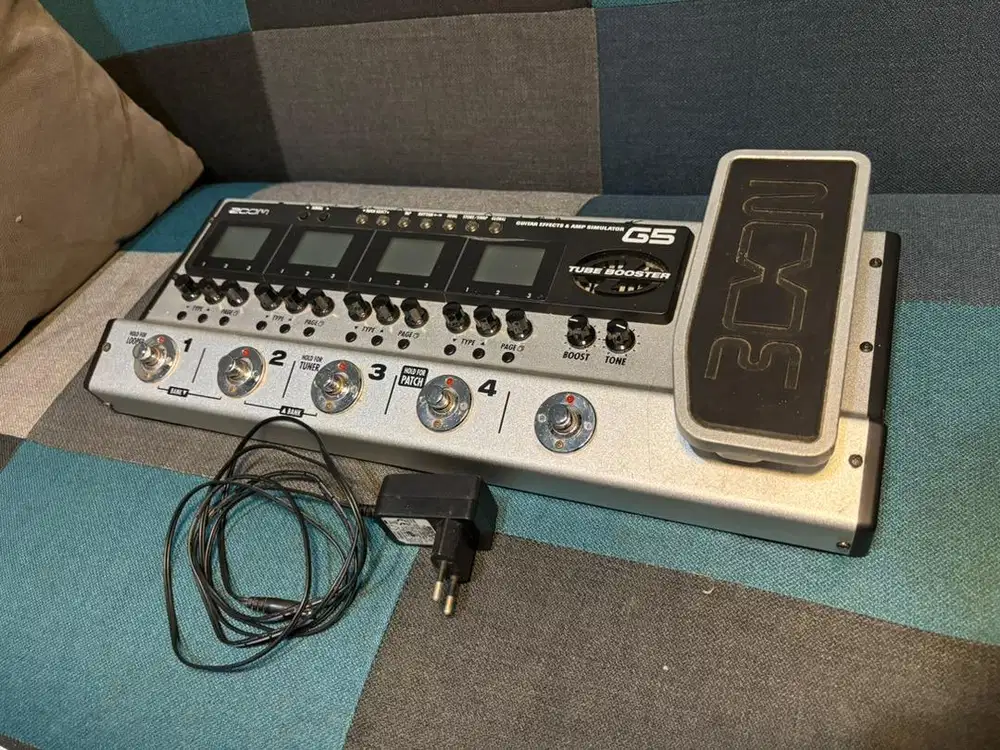 MULTI EFEK GITAR ZOOM G5  MULTI EFFECT