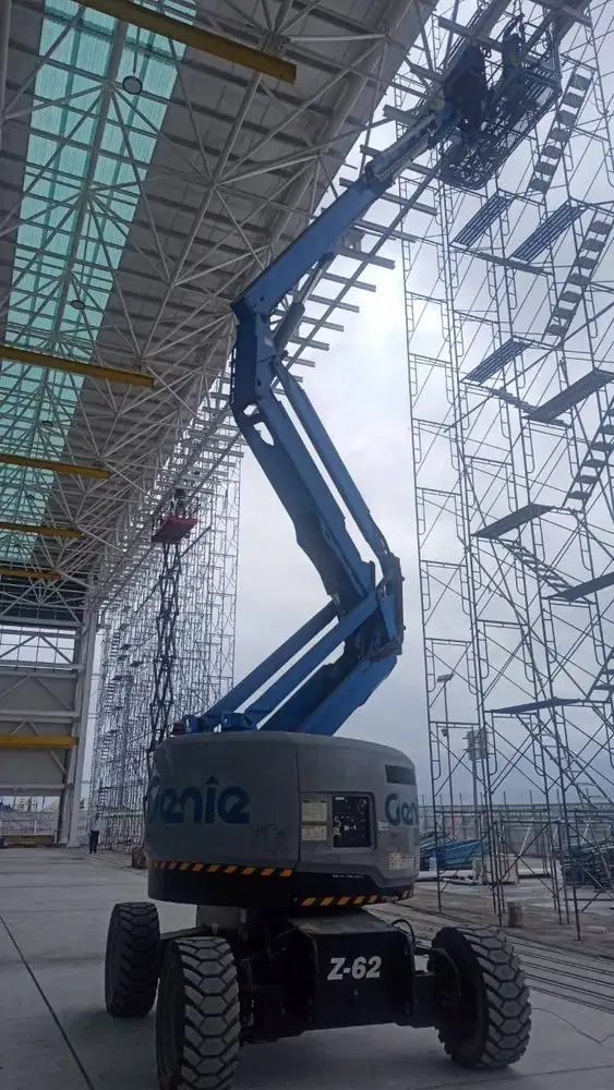 Rental Boom Lift Surabaya,Gresik,Sidoarjo,Pasuruan,Mojokerto