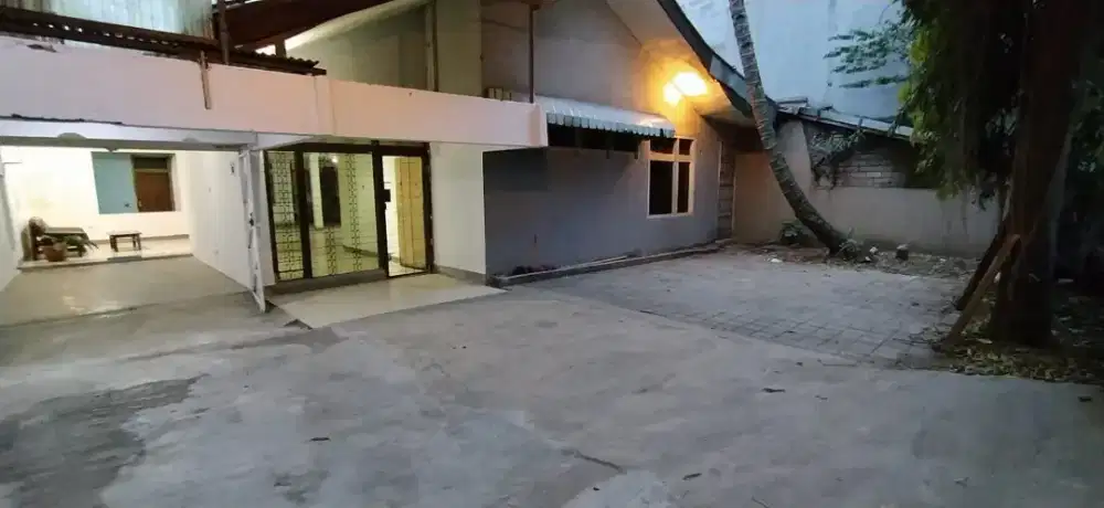 Rumah bisa untuk Usaha dan kantor Strategis di Holis Mainroad