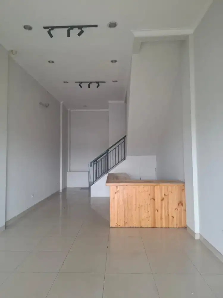 Meja usaha cafe dan resto