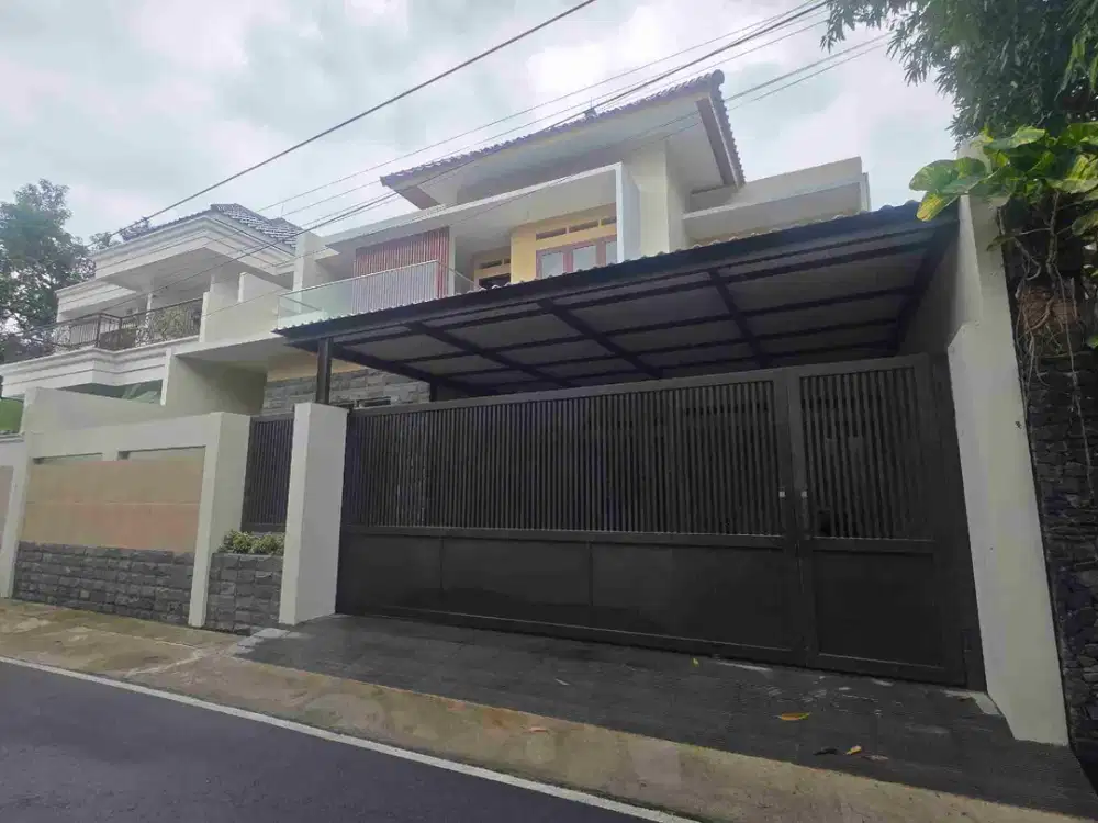 rumah 2lantai mewah tengah kota solo lokasi sumber banjarsari