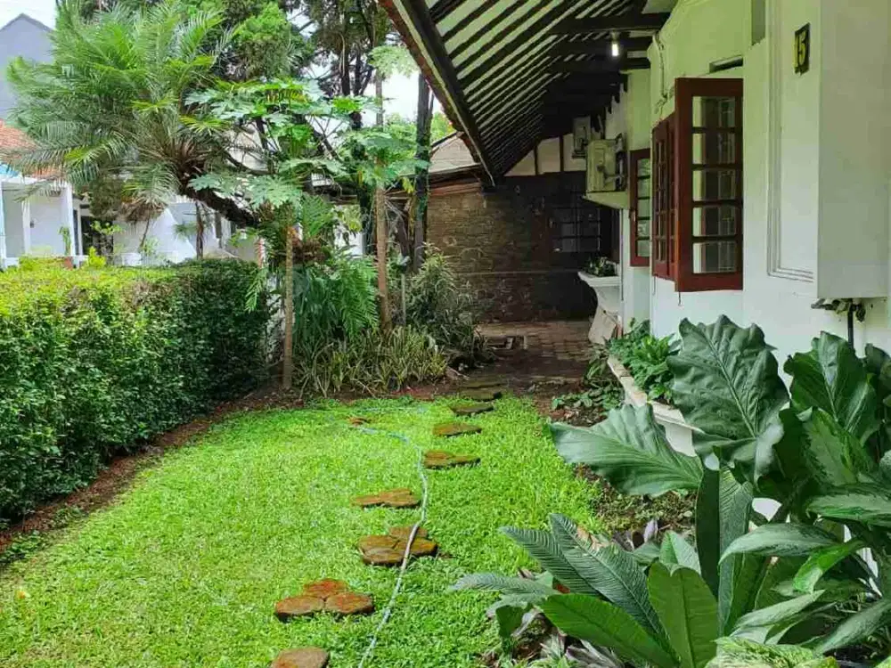 rumah Asri sejukluas500/360 hanya3,8m di Arcamanik bandung kota