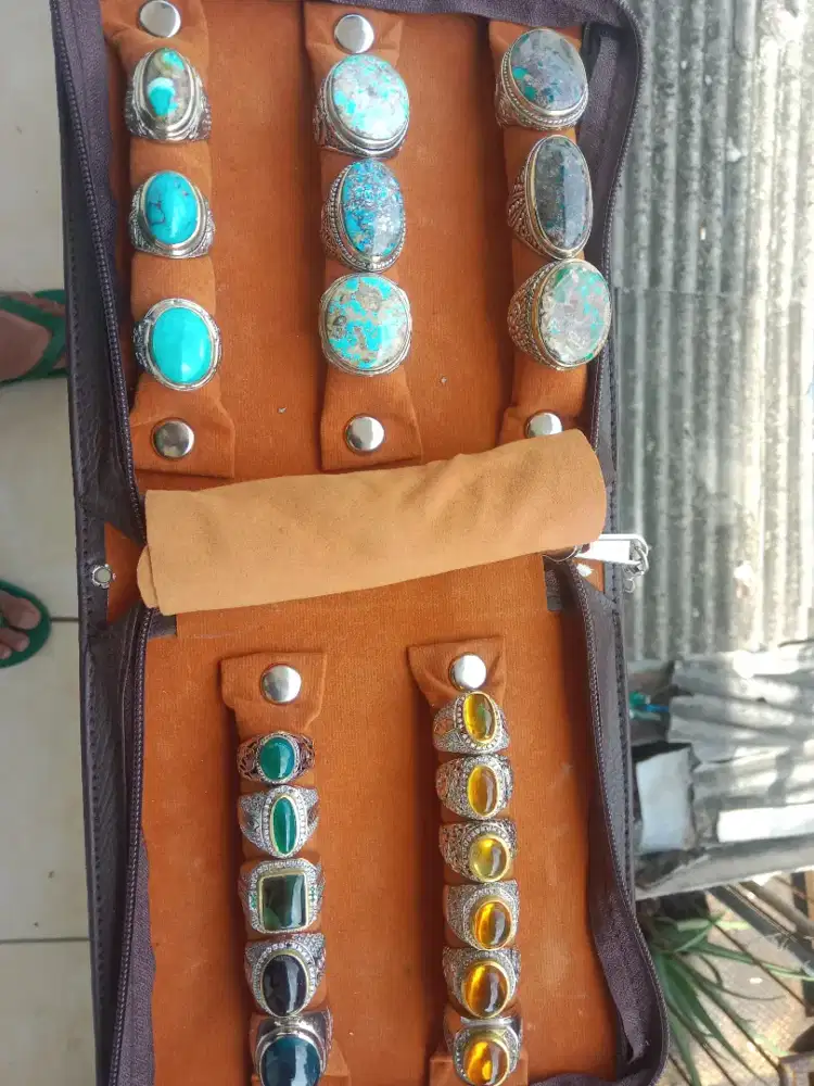 Batu Bacan. Kalimaya. Pirus borongan