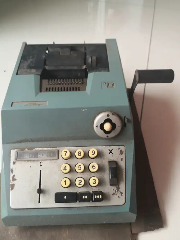 Mesin hitung mekanik kuno 1970 an