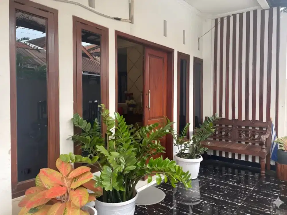 Rumah Dijual Sayap Sriwijaya Bandung 3 Lantai Hook SHM