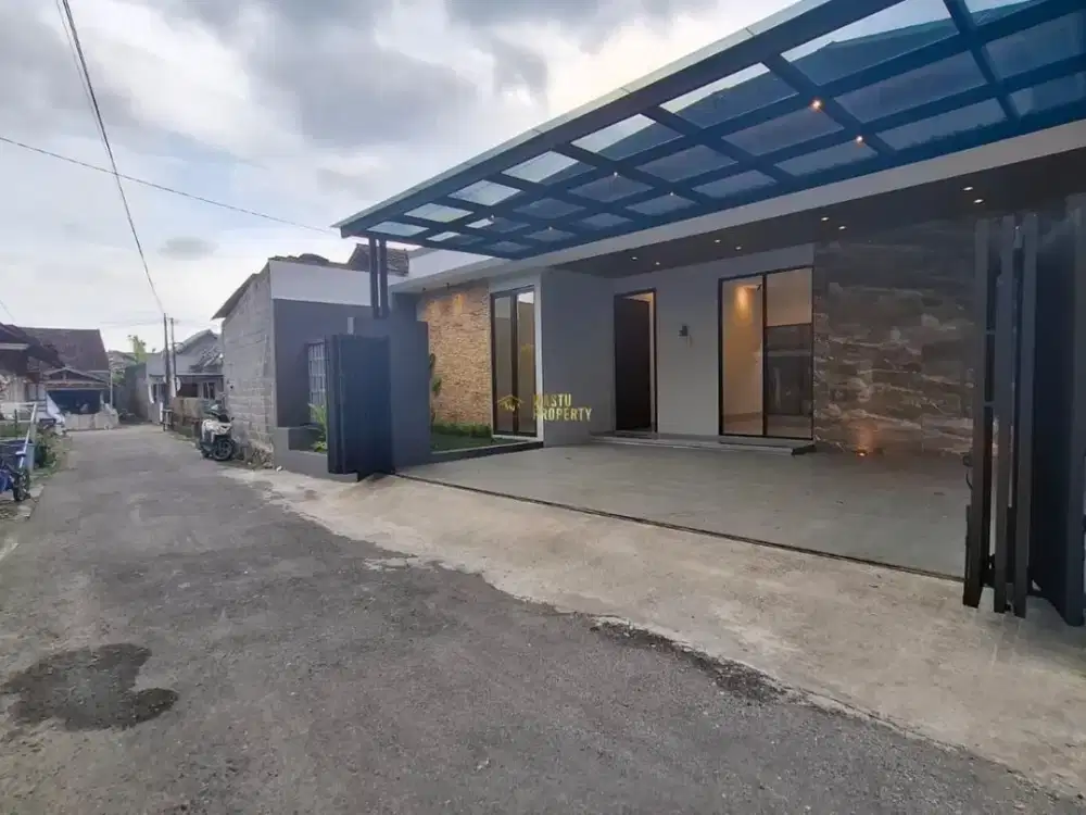 RUMAH BARU, OPEN SPACE, CARPOT BISA 2 MOBIL DEKAT EXIT TOL PURWOMARTANI