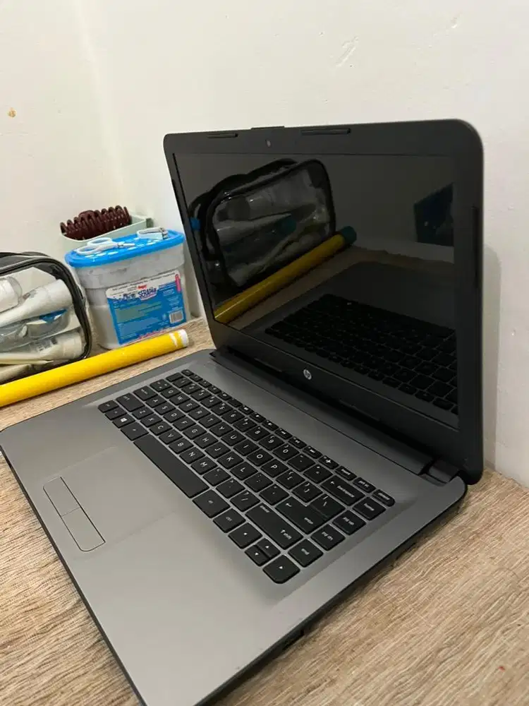 Dijual second LAPTOP HP 14- an029AU kondisi masih mulus