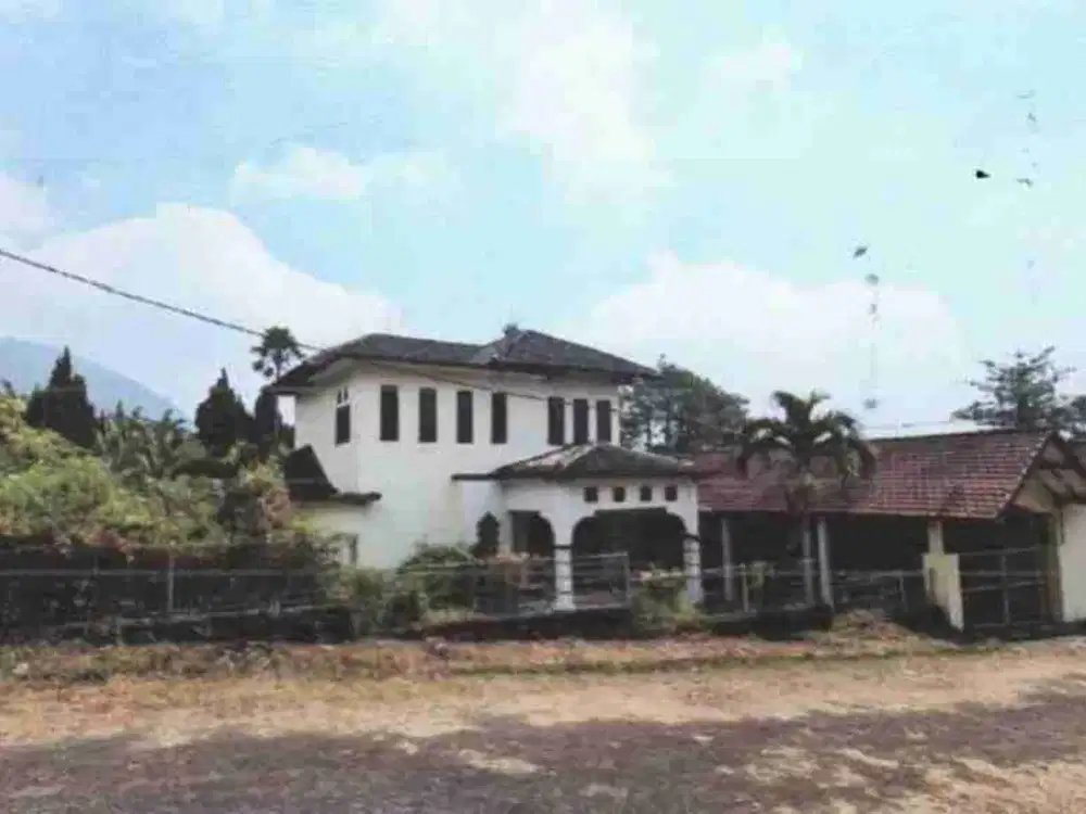 Dijual murah via lelang villa di bukit Trawas Mojokerto