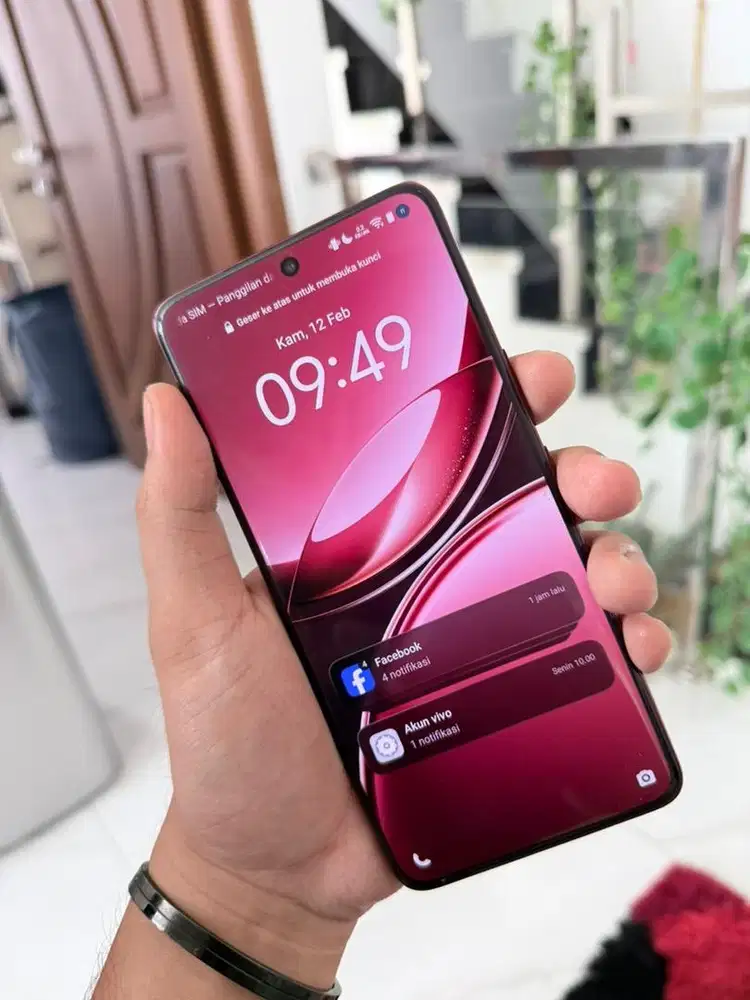 Vivo V50 5G ( Warna Merah ) Ram 12GB Rom 256GB