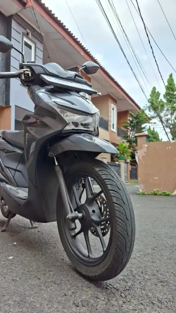 BEAT DELUXE 2024 GEN 2 ALARM HITAM.