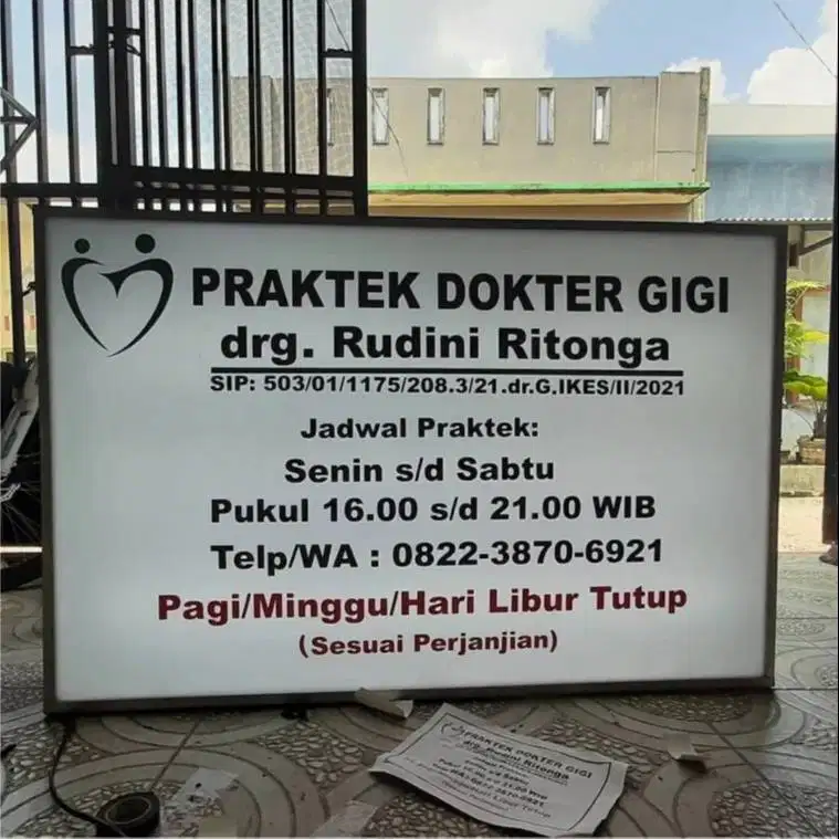 PRODUSEN NEONBOX NEON BOX HURUF TIMBUL REKLAME STICKER KACAFILM KLINIK