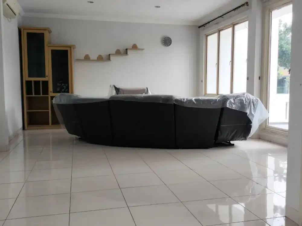 Disewakan Rumah Dekat Kawasan Kuliner, Pendidikan & Akses Tol di Sutera Renata Alam Sutera