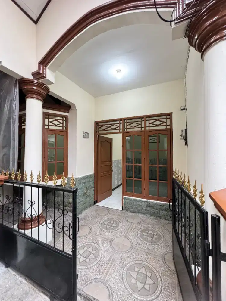 Dikontrakan utk rumah tangga di kebon jeruk