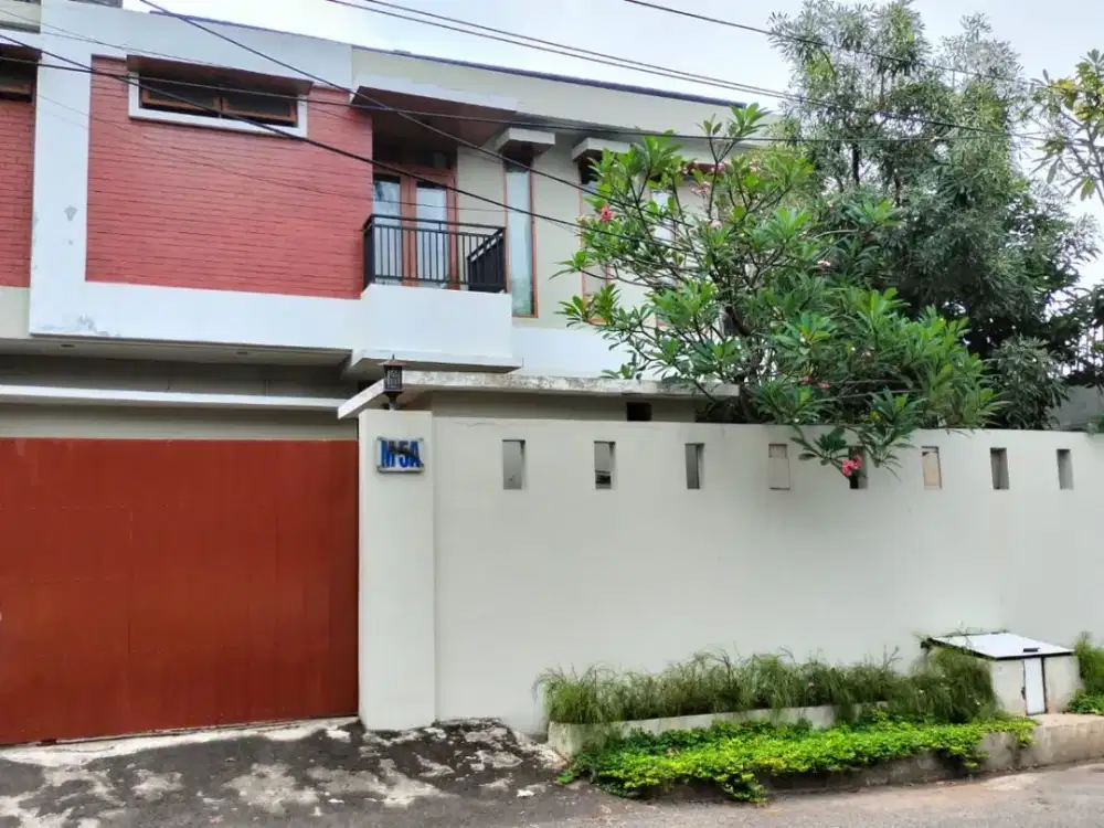 DISEWAKAN RUMAH DI DAERAH KEMANG SELATAN JAKARTA SELATAN