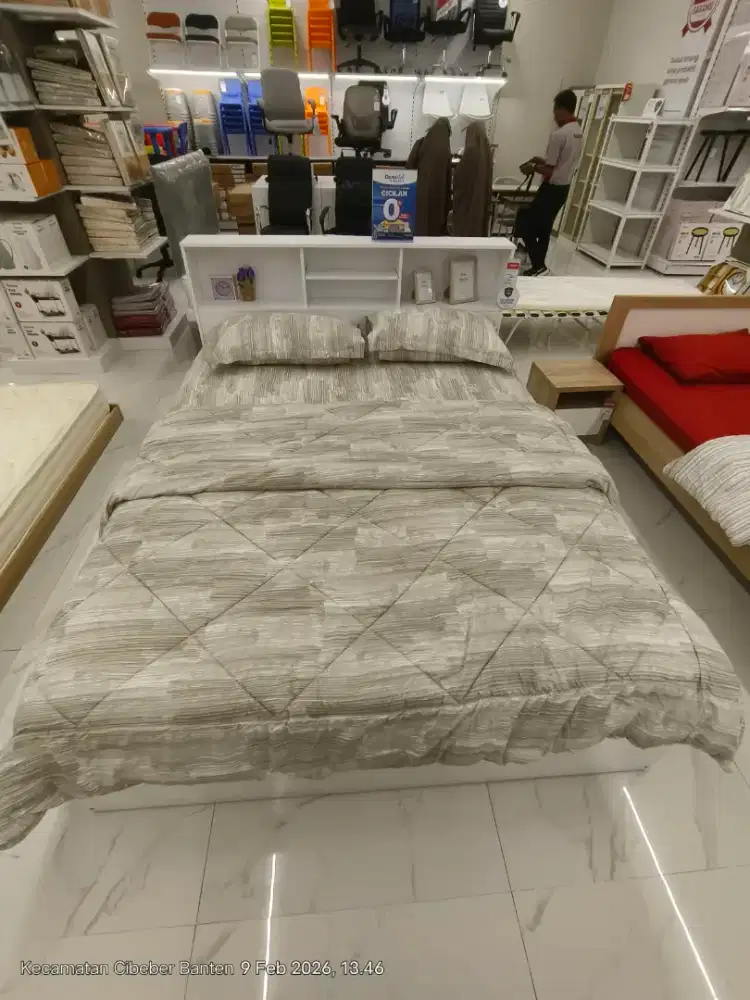 Valentine Days with Selma Dipan tempat tidur Sakha full laci storage