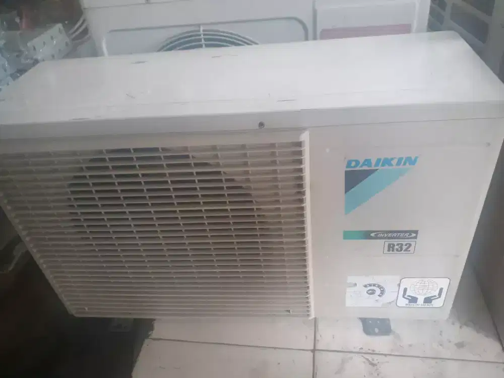 AC Daikin Inverter 3/4 PK Thailand
