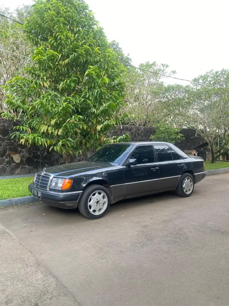 Mercedes Benz W124 300e 87