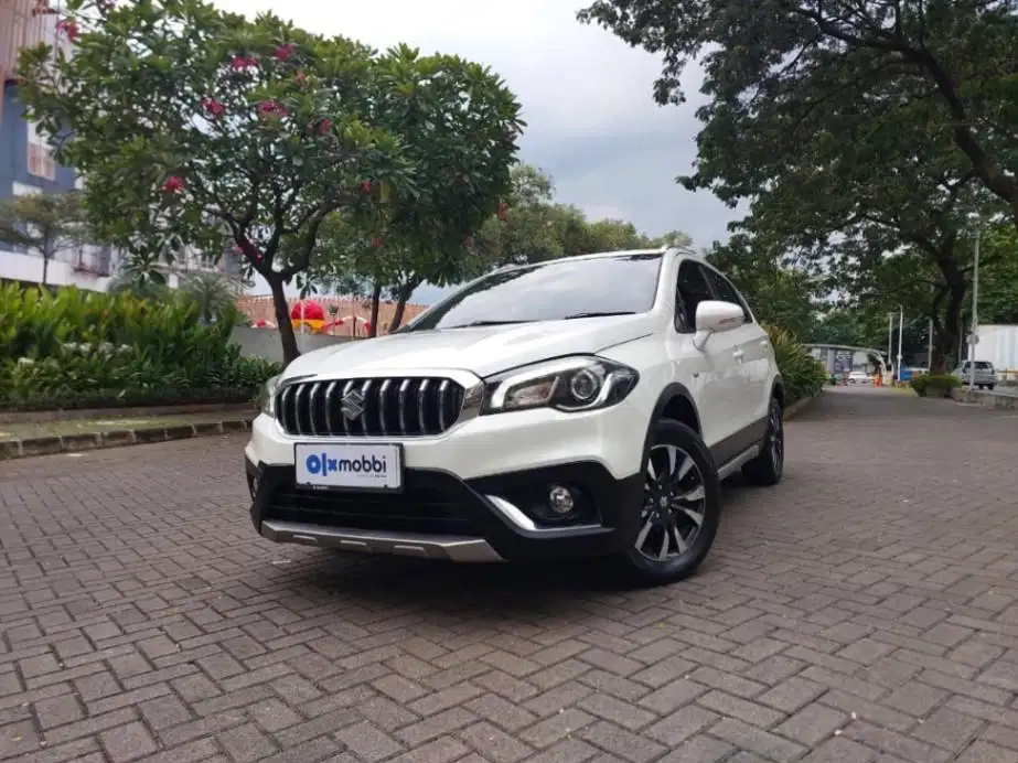 DP 1 JUTA Suzuki SX4 1.5 S-Cross Bensin-AT 2018 8SJS