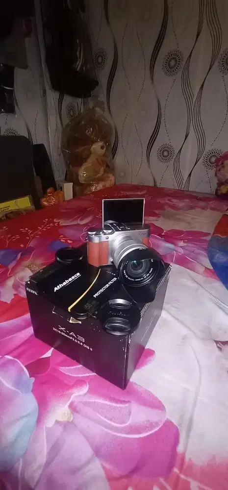 Camera Fujifilm x a3 kit 16 50mm + Battrei cadangan (plus charger)