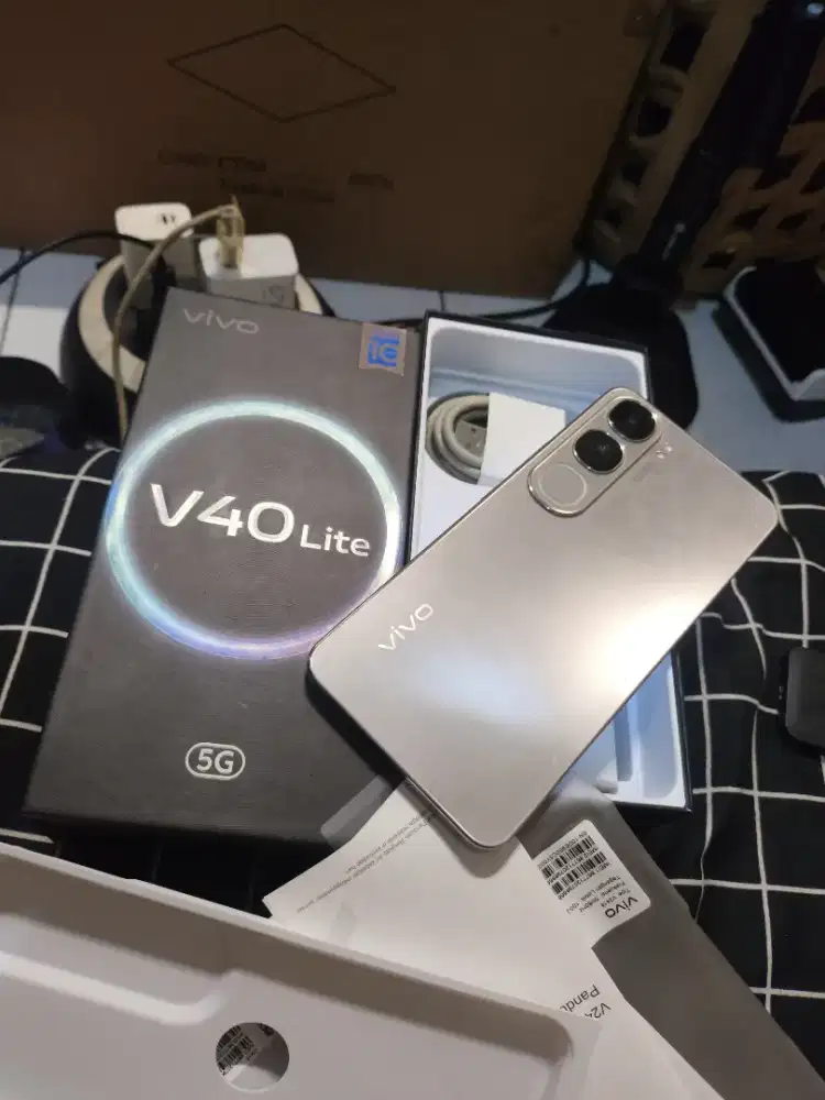 Vivo v40lite 5g 8/128 lengkap orian