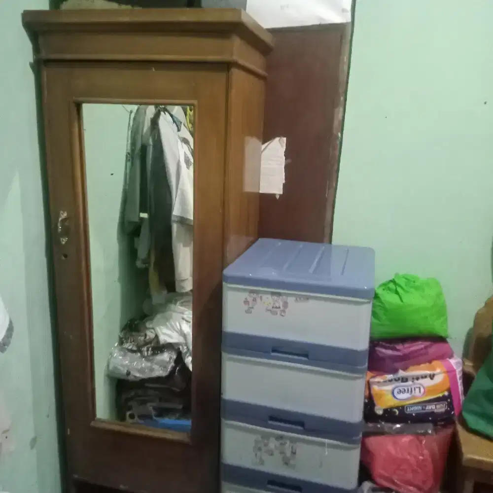 Lemari 1 kaca kayu