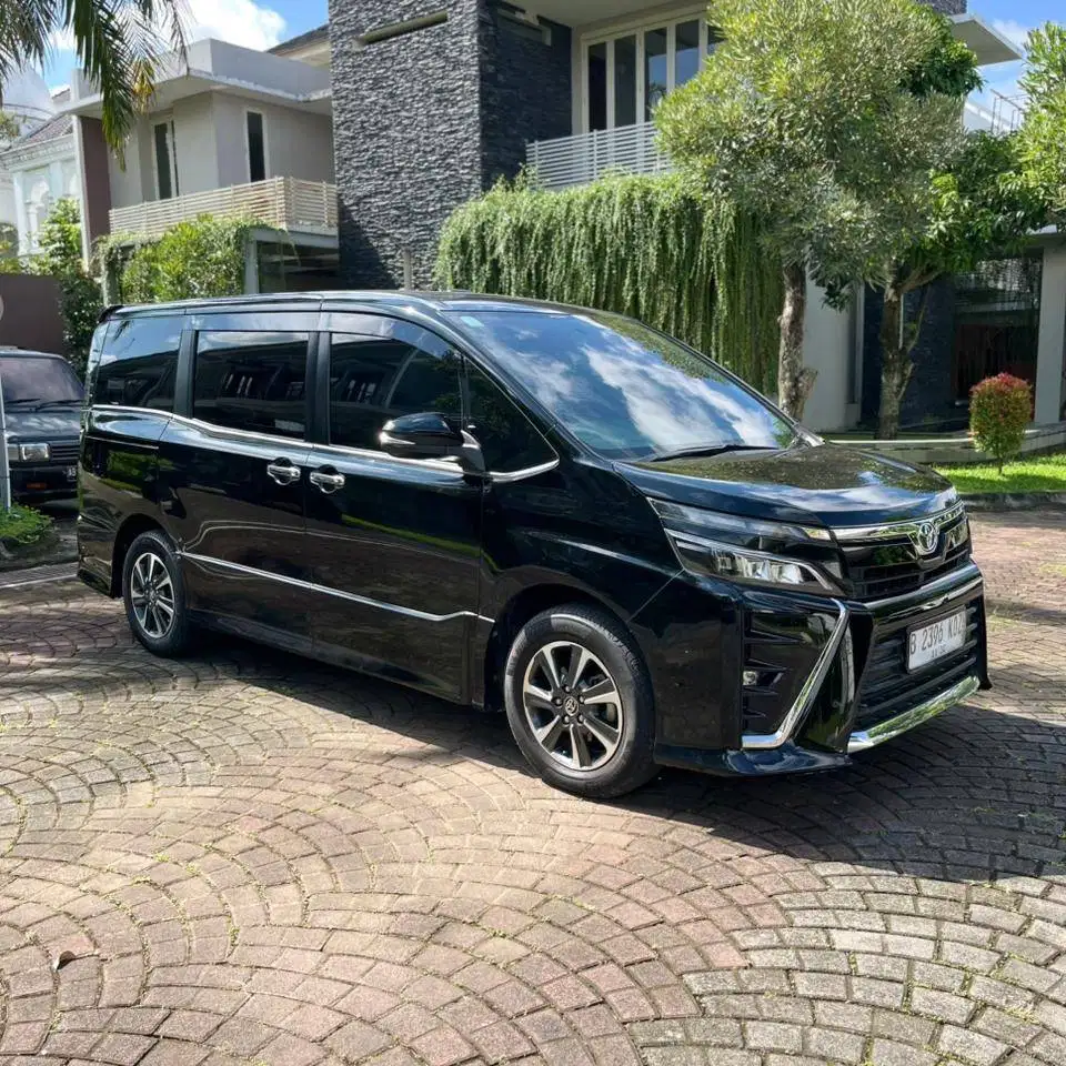 Toyota Voxy Matic 2020 ANTIK DP Minim Kredit Murah