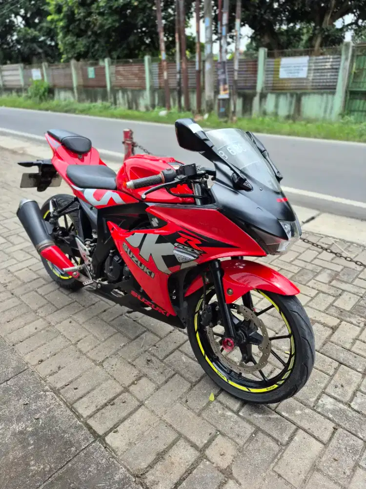 Dijual Suzuki GSX 150R tahun 2017 pajak hidup mesin bagus