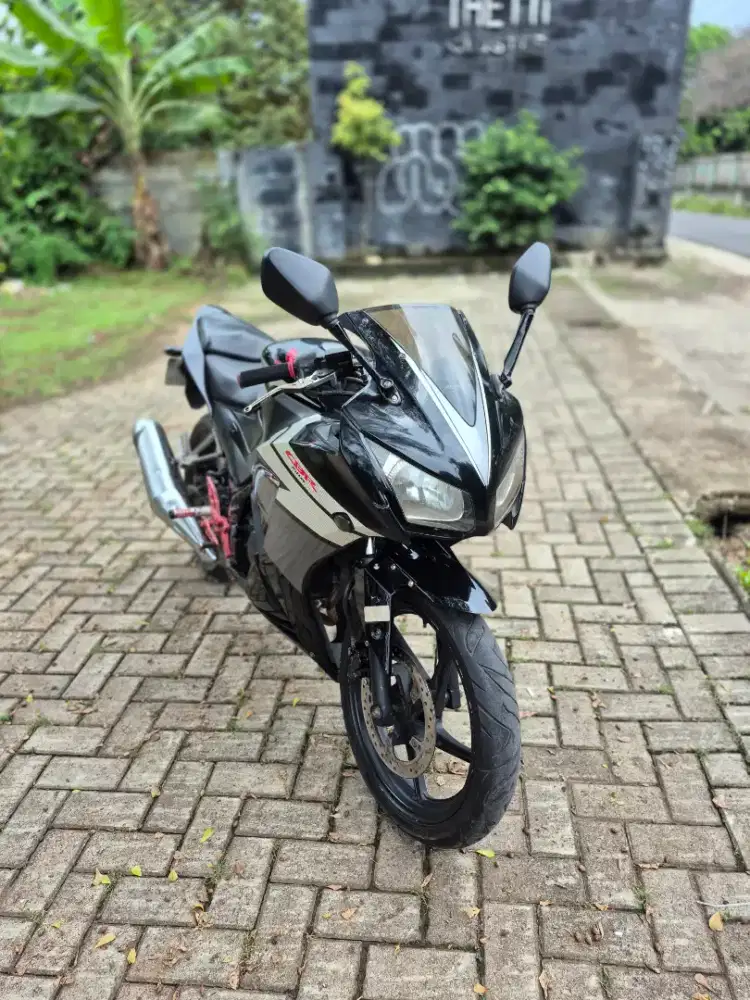 Dijual Honda CBR 150R tahun 2014 mesin jos