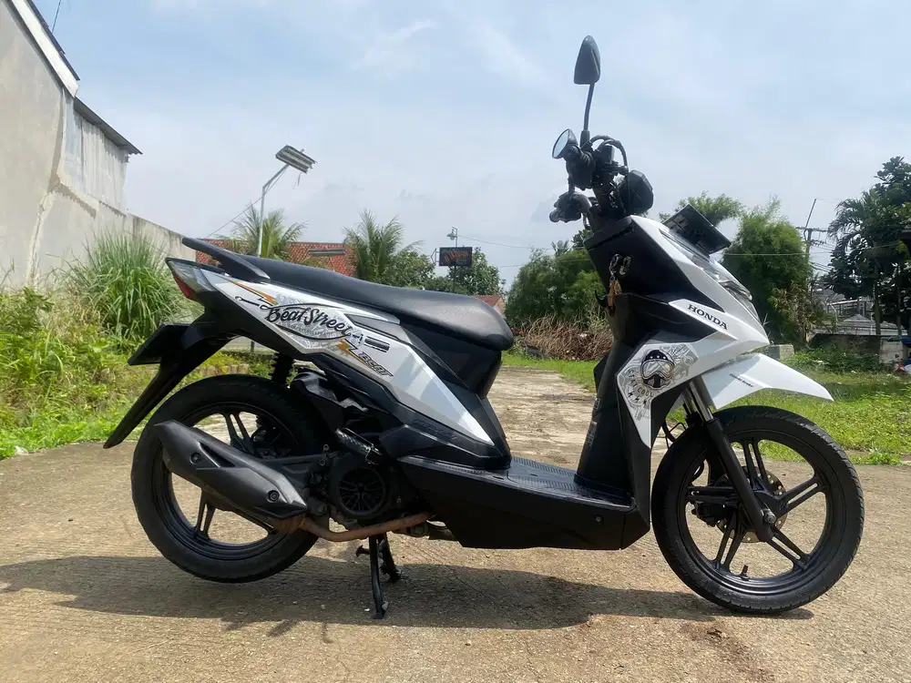 58@: DP:1,9 F KAB BEAT STREET CBS PUTIH