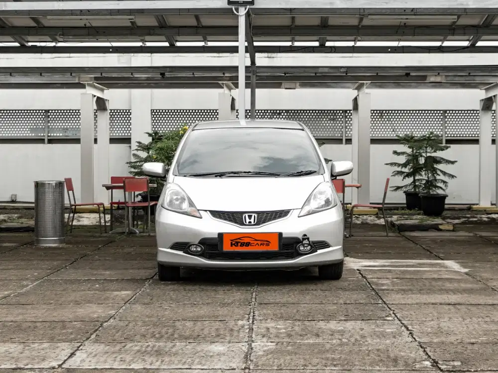 HONDA JAZZ 1.5 RS AT THN 2010