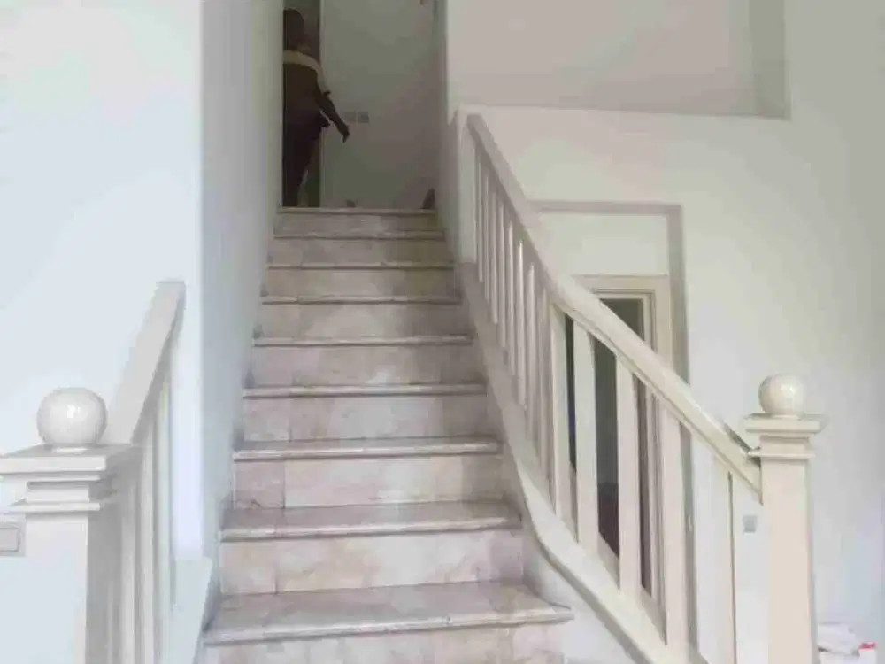 Disewakan Cepat Rumah Hoek Luas di Lippo Karawaci Central