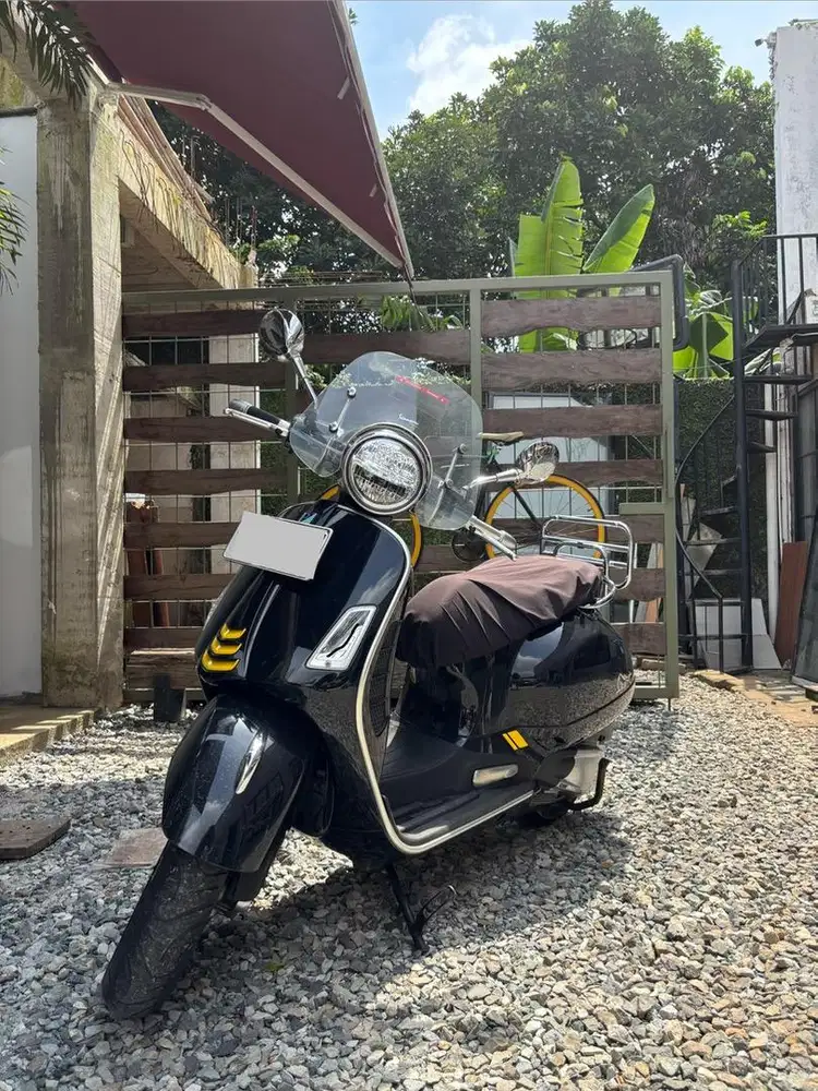 Vespa GTS 300 Super Tech A/T (2019)