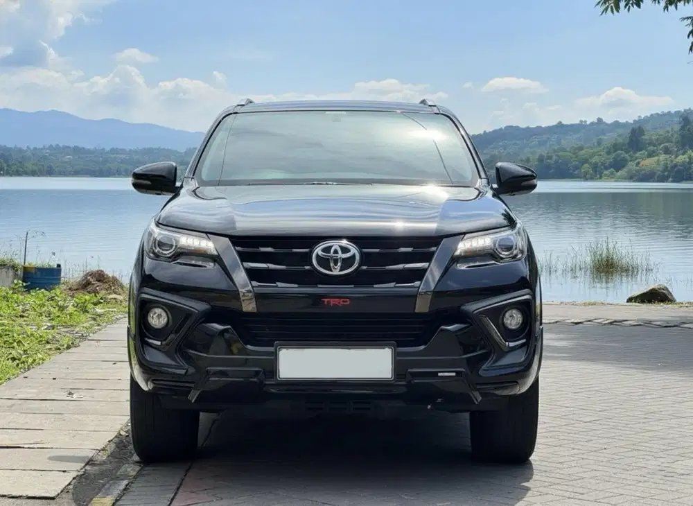 Toyota Fortuner VRZ TRD 2.4 DSL AT 4x2.km 40 Ribu Terwat