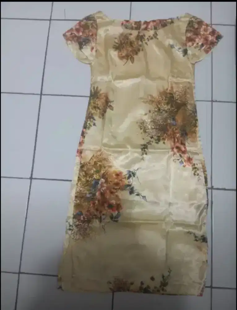 Dress pesta  Gold