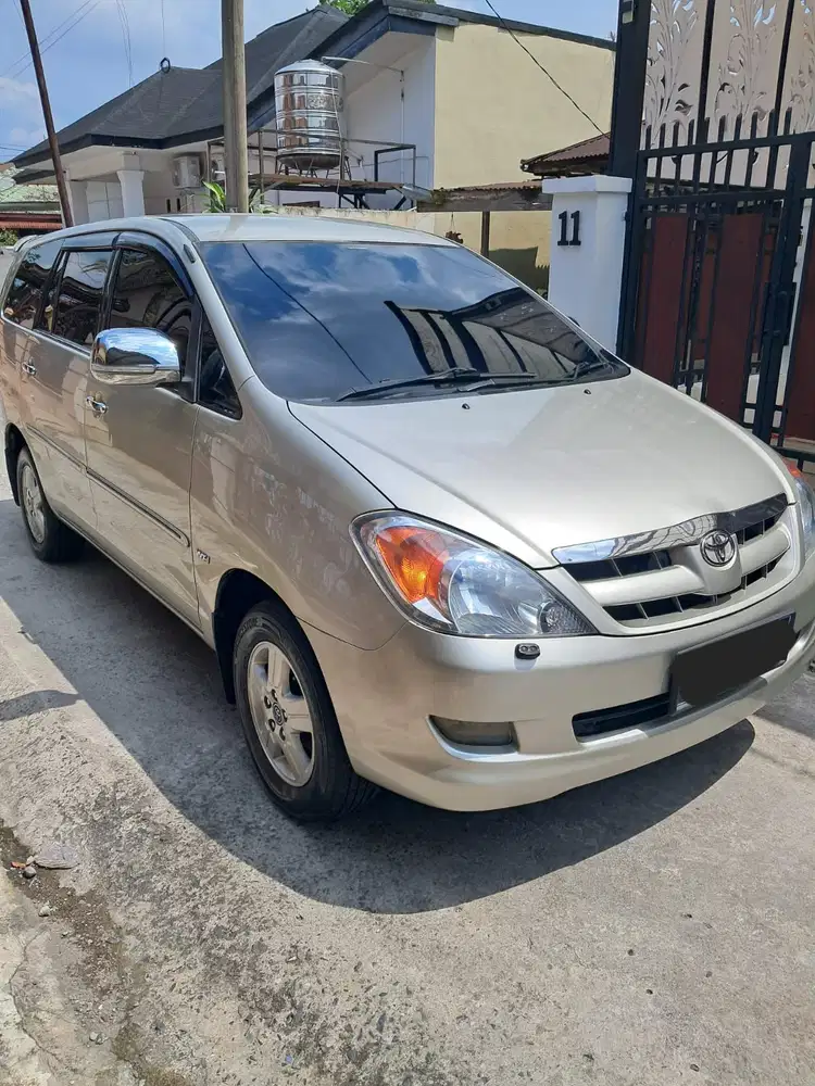 Toyota Kijang Innova 2006 Bensin