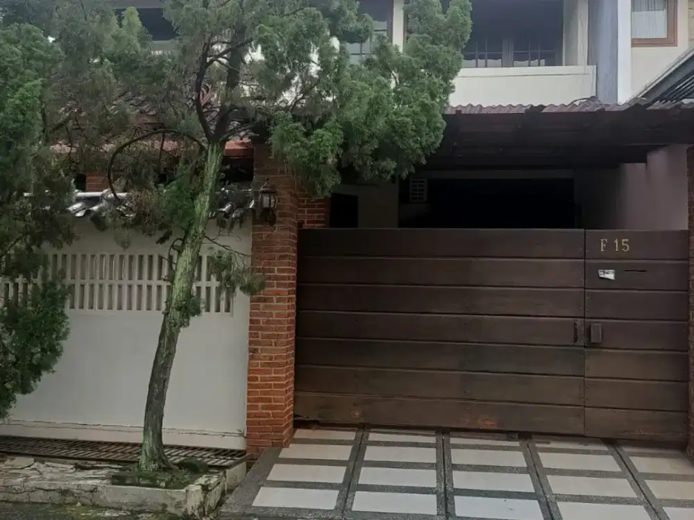 Dijual Rumah Strategis Cocok untuk Kantor/Tinggal di Lebak Bulus Jakarta Selatan