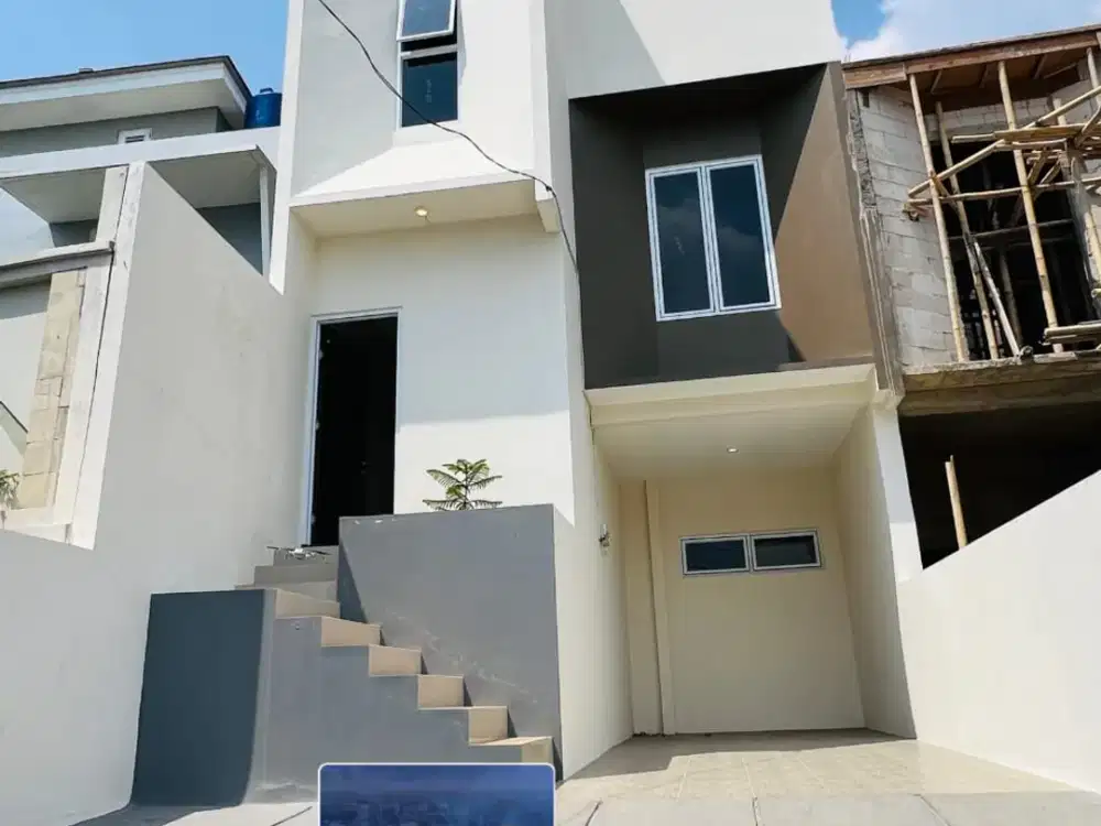 DIJUAL RUMAH BARU 3 LANTAI (SPLIT LEVEL) – CILANGKAP, JAKARTA TIMUR Rooftop | 2 Carport | SHM | Akses Jalan 2 Mobil