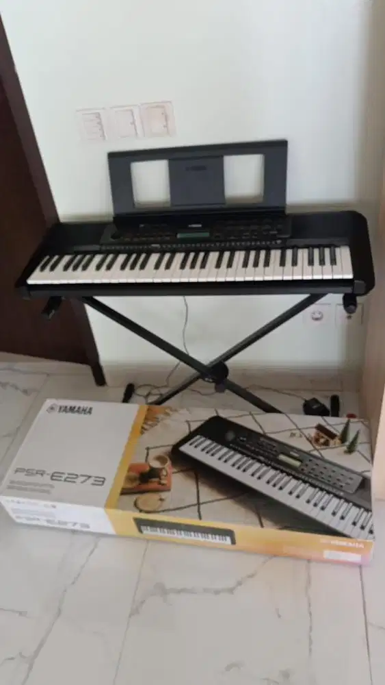 Preloved Keyboard Yamaha PSR-E273