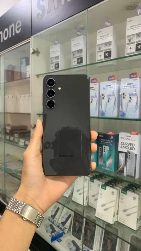 Samsung Galaxy S24 Fe 5G 8/256 GB, Garansi Aktif - Agustus 2026