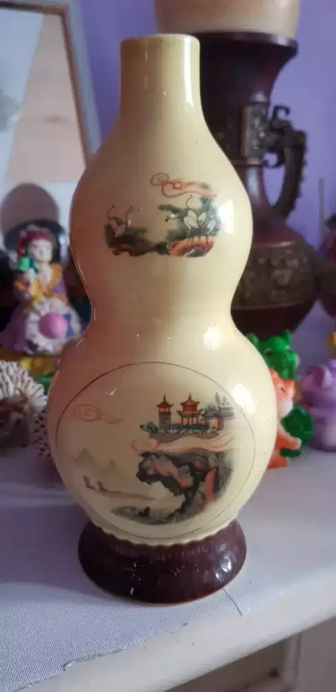 Botol china kuno antik